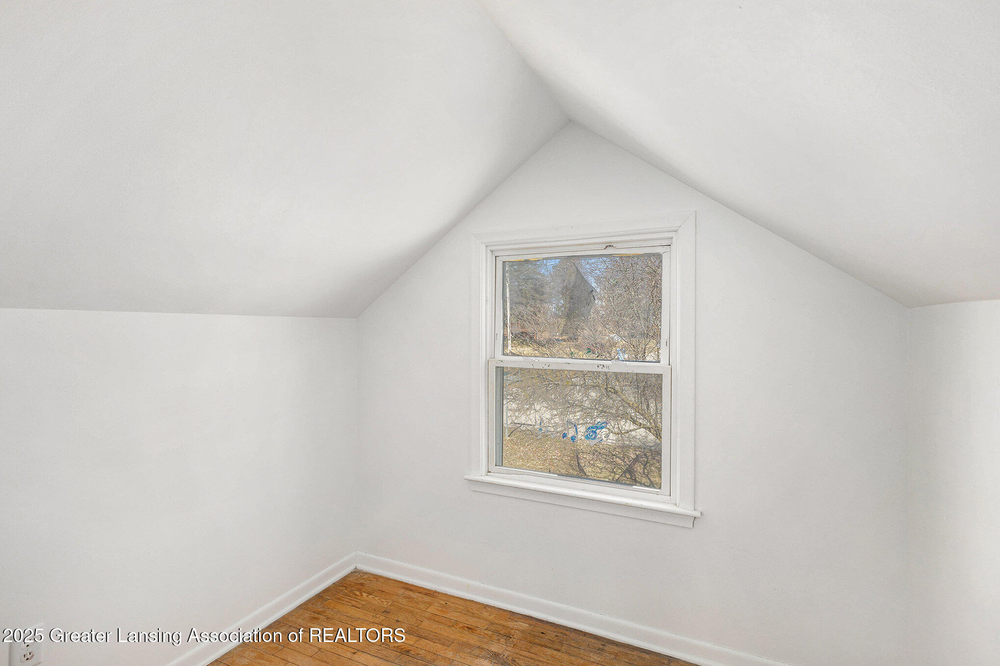 2255 Pembroke Road Lansing, MI 48906 - Photo 11 of 16 011_img_7280_711