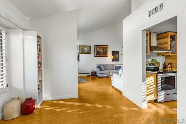 $939,900 | 6339 Caminito Del Pastel, San Diego, CA 92111