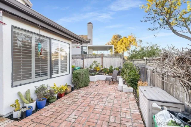 $939,900 | 6339 Caminito Del Pastel, San Diego, CA 92111