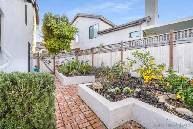 $939,900 | 6339 Caminito Del Pastel, San Diego, CA 92111