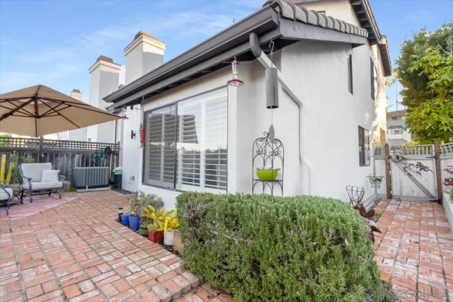 $939,900 | 6339 Caminito Del Pastel, San Diego, CA 92111