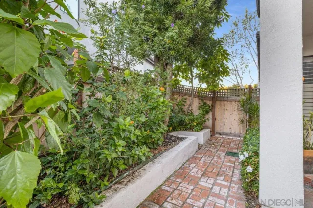 $939,900 | 6339 Caminito Del Pastel, San Diego, CA 92111