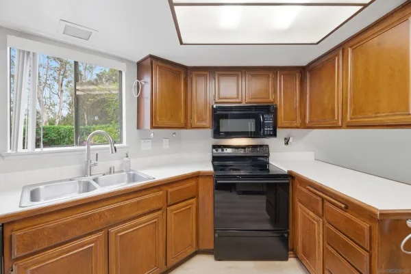 $4,750 | 4704 Oporto Court, San Diego, CA 92124