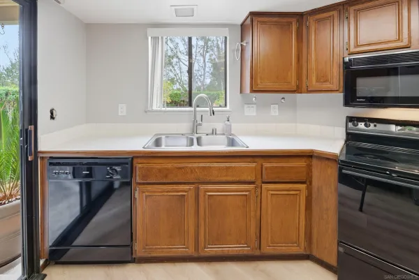 $4,750 | 4704 Oporto Court, San Diego, CA 92124