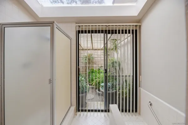 $4,750 | 4704 Oporto Court, San Diego, CA 92124