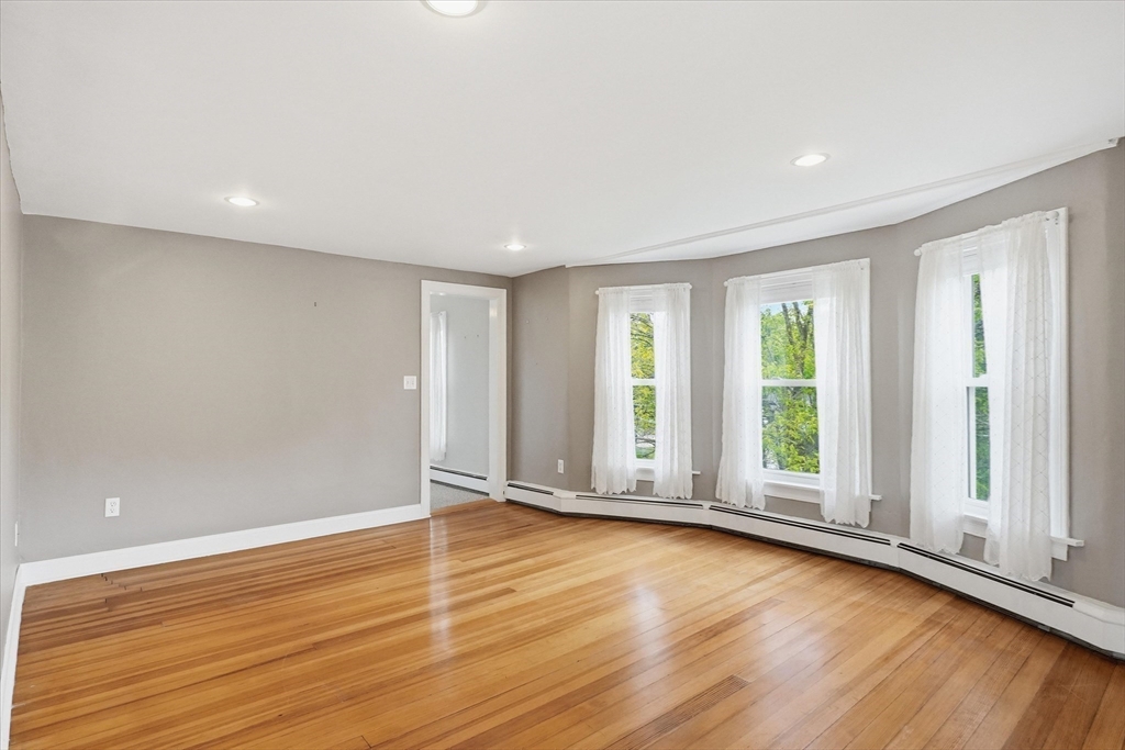 27 Haverhill Road, Unit B Amesbury, MA 01913 - Photo 8 of 36