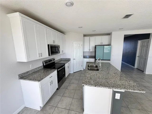 $2,100 | 512 Mckenna Drive, Winter Haven, FL 33881