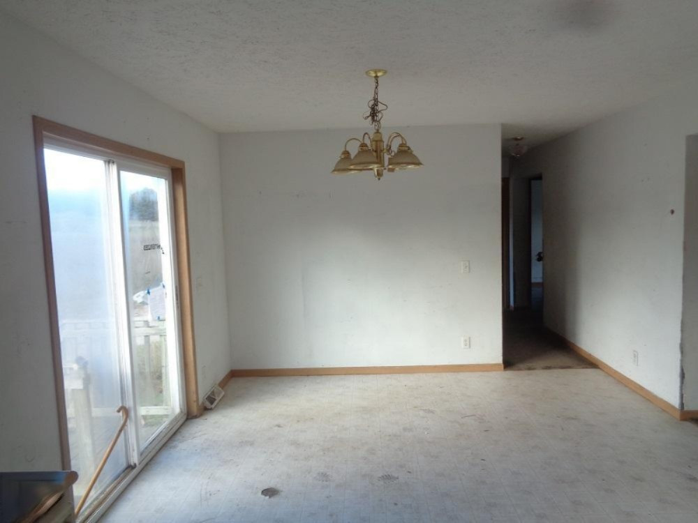 3374 Ballard Road Benzonia, MI 49616 - Photo 6 of 10 ss8