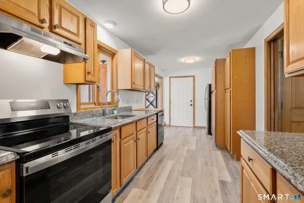 $575,000 | 215 Four Bridges Road, Somers, CT 06071
