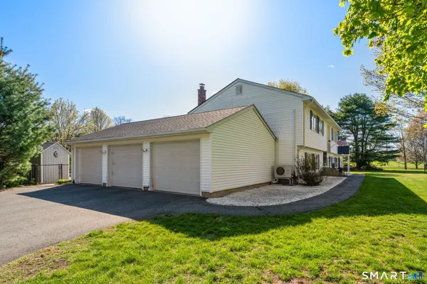 $575,000 | 215 Four Bridges Road, Somers, CT 06071