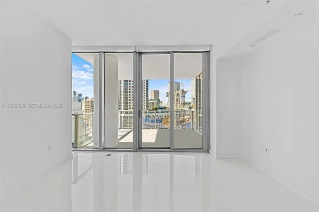 $9,500 | 851 Northeast 1st Avenue, Unit 1012, Miami, FL 33132