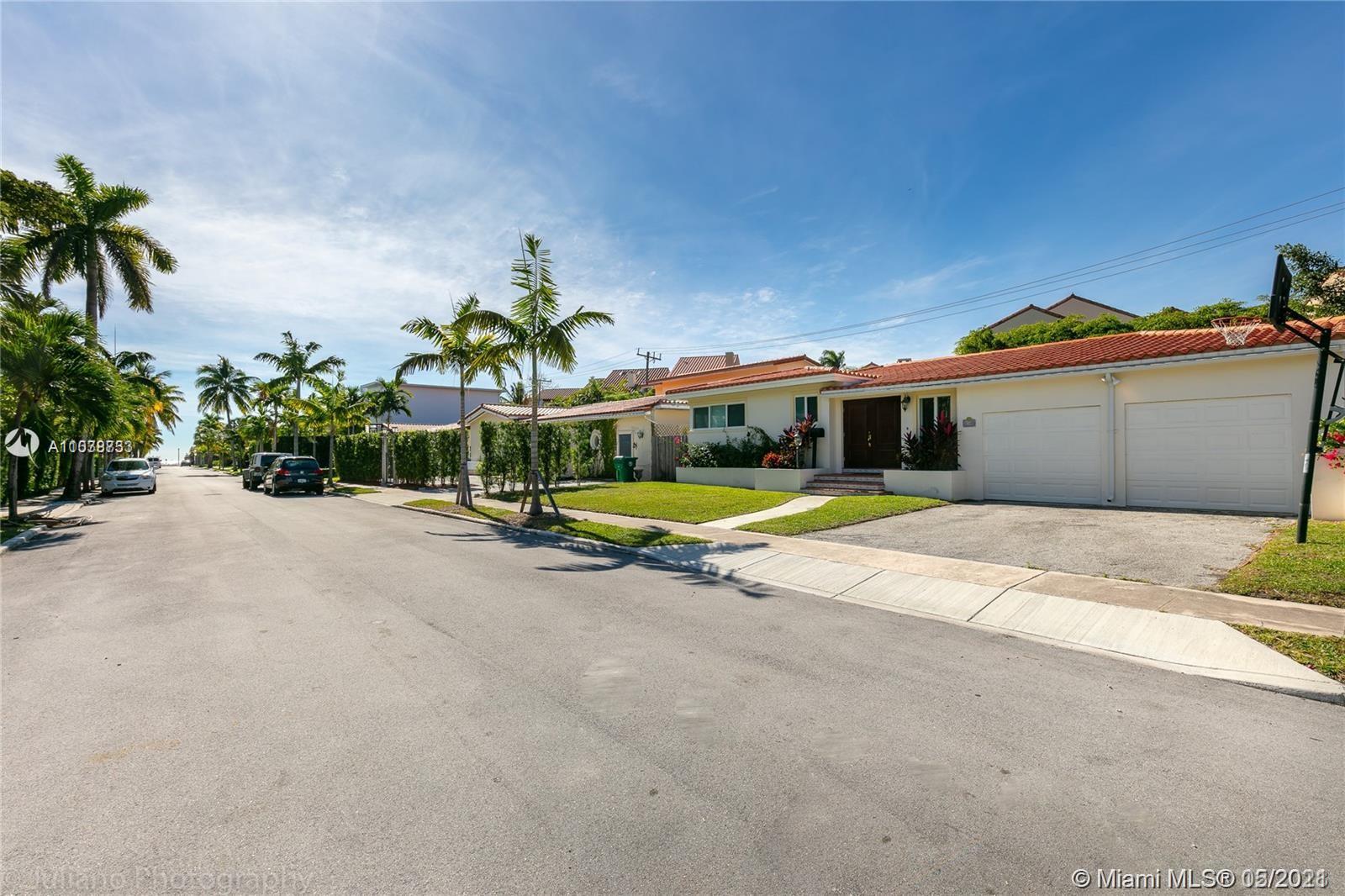 3508 Crystal View Court Coconut Grove, FL 33133 - Photo 2 of 37