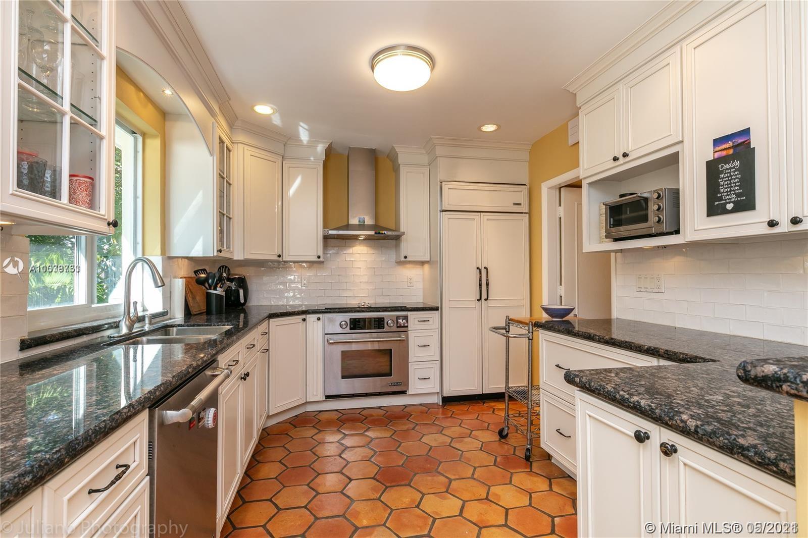 3508 Crystal View Court Coconut Grove, FL 33133 - Photo 15 of 37