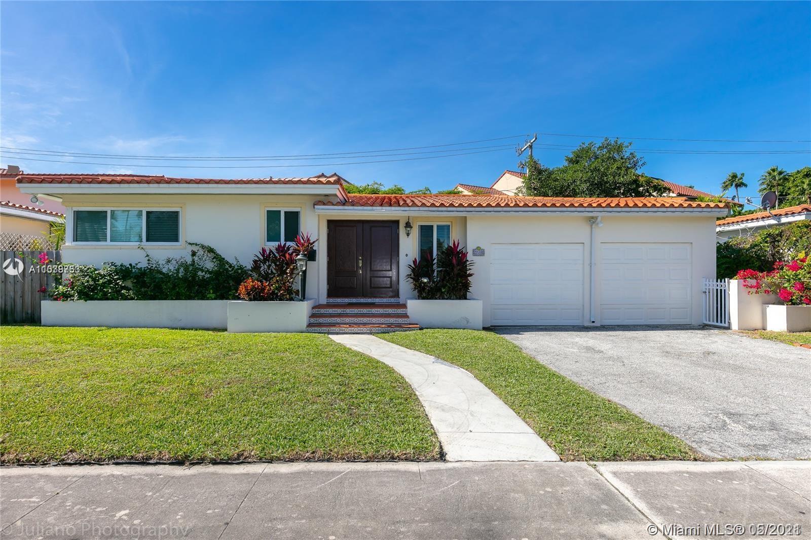 3508 Crystal View Court Coconut Grove, FL 33133 - Photo 3 of 37