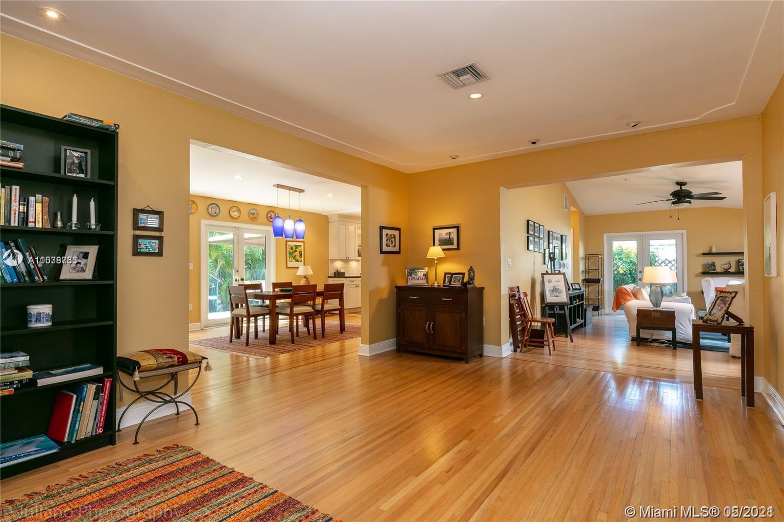 3508 Crystal View Court Coconut Grove, FL 33133 - Photo 9 of 37