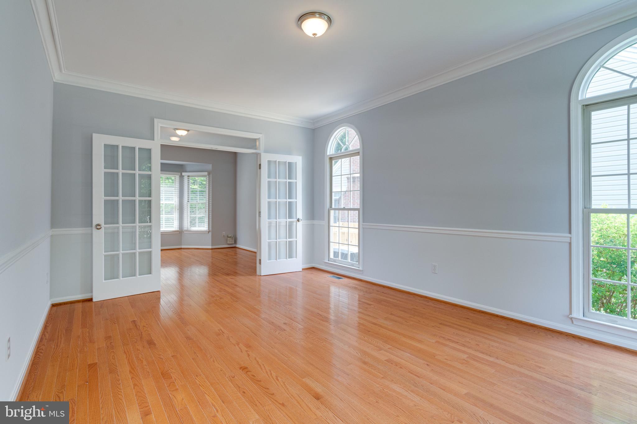 8143 Ridge Creek Way Springfield, VA 22153 - Photo 13 of 75 Living Room