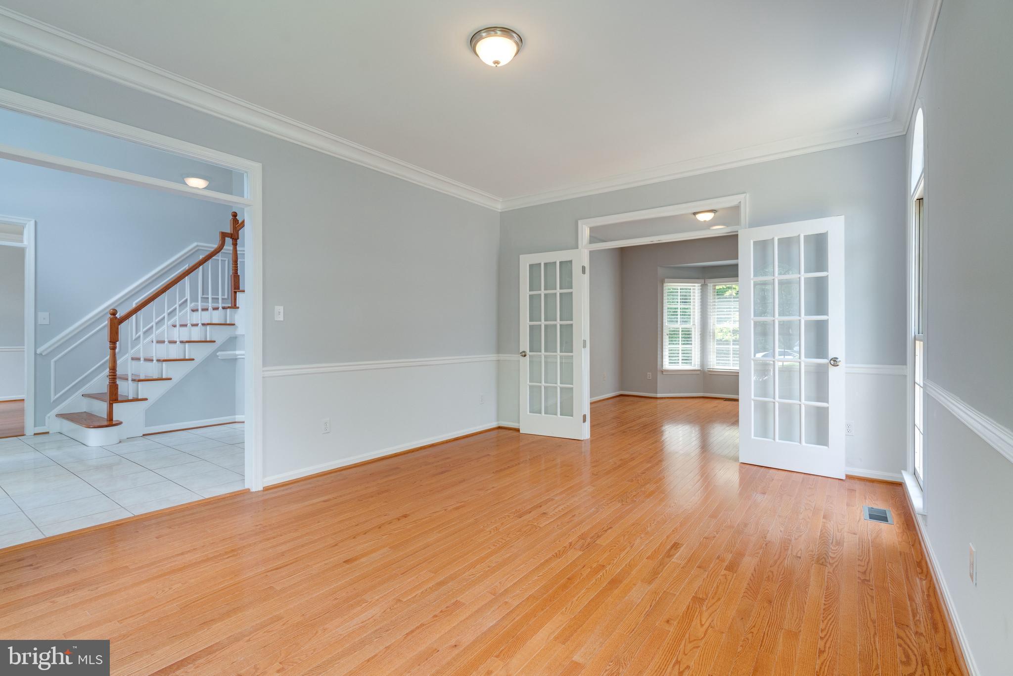 8143 Ridge Creek Way Springfield, VA 22153 - Photo 14 of 75 Living Room