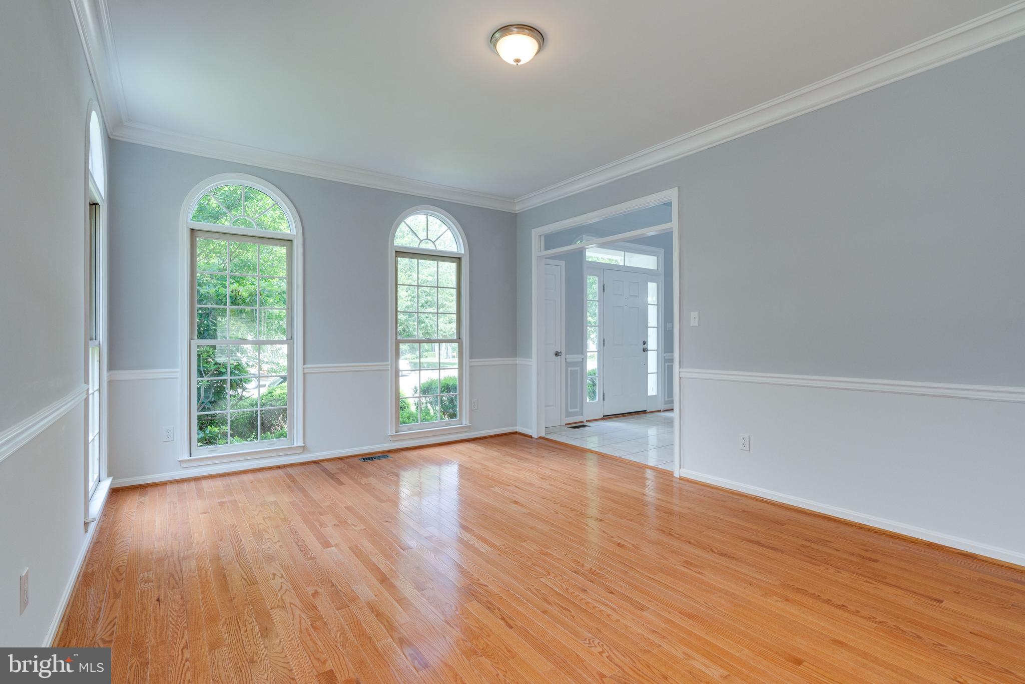 8143 Ridge Creek Way Springfield, VA 22153 - Photo 15 of 75 Living Room