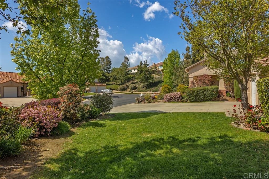 2126 Stone Castle Fallbrook, CA 92028 - Photo 2 of 25