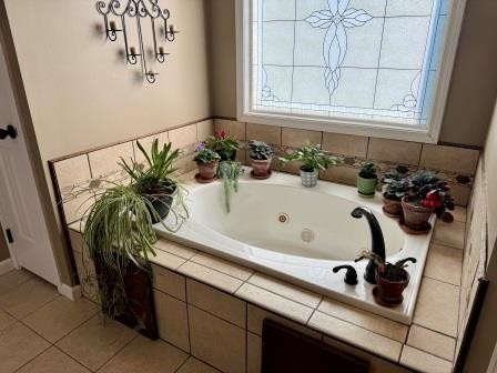 610 Rolling Meadows Lane Rickman, TN 38580 - Photo 8 of 42 a bathroom with a bathtub and sink