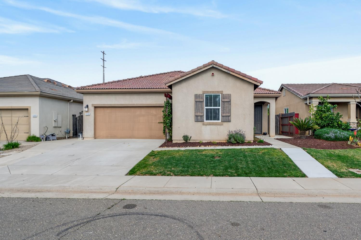 12289 Edyth Lake Way Rancho Cordova, CA 95742 - Photo 2 of 46