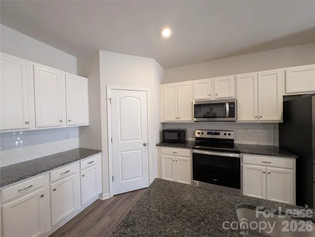 $2,700 | 3340 Blf Hl Lane, Charlotte, NC 28215