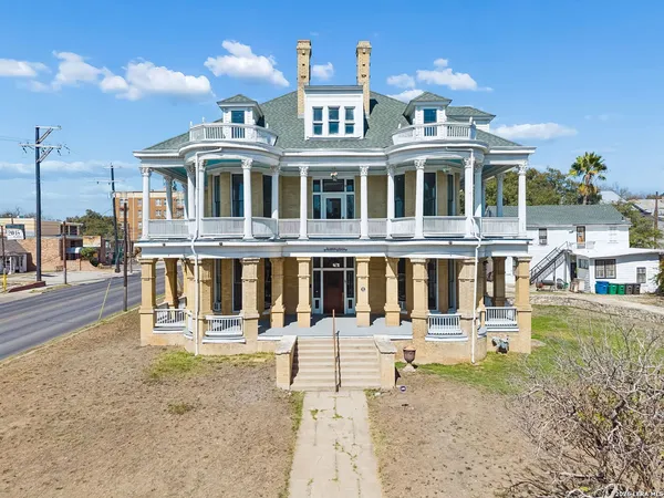 $950,000 | 339 West Woodlawn Avenue, San Antonio, TX 78212