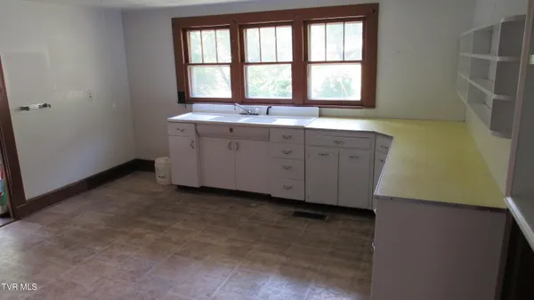 $139,000 | 5428 Guest River Road, Norton, VA 24273