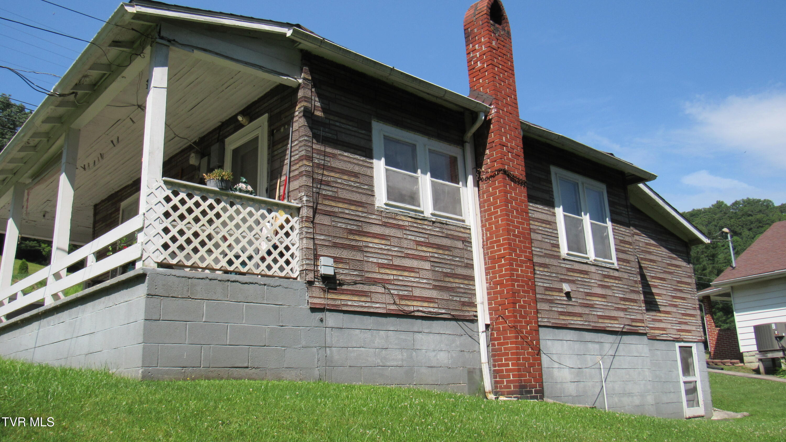 5428 Guest River Road Norton, VA 24273 - Photo 18 of 26 Right Side