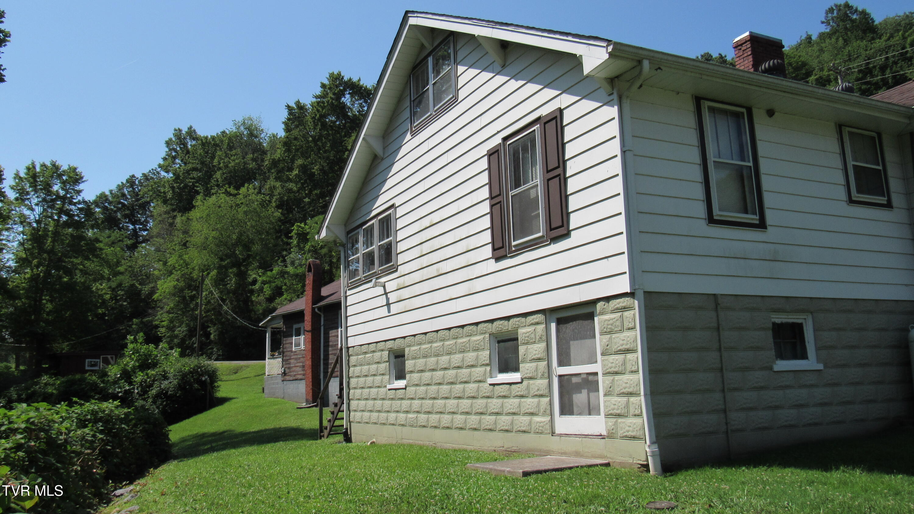 5428 Guest River Road Norton, VA 24273 - Photo 3 of 26 Back of House