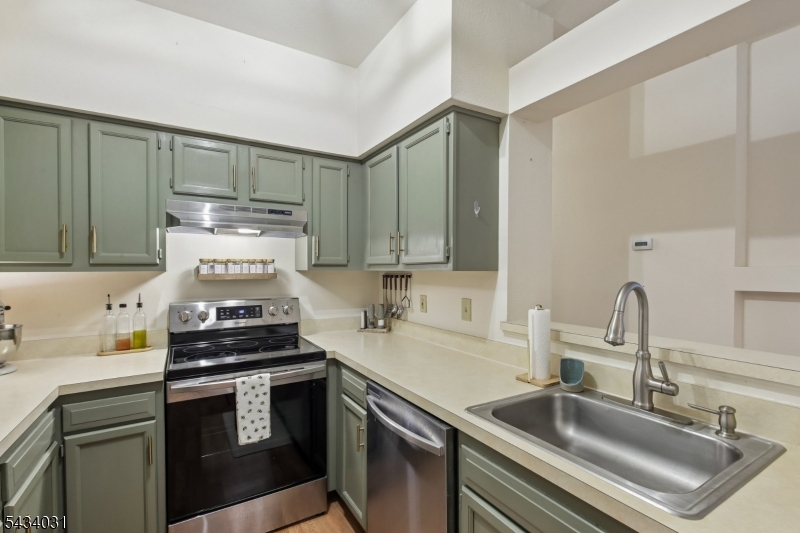 15 Wescott Road, Unit 15 Bedminster, NJ 07921 - Photo 11 of 23