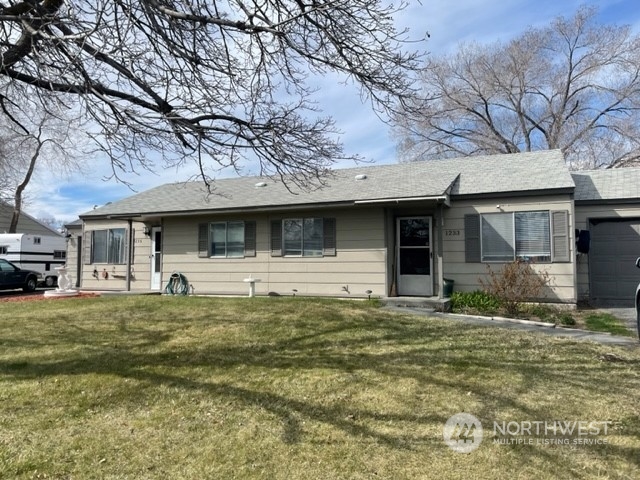 1233 Pershing Road Moses Lake, WA 98837 - Photo 2 of 10 Gallery Image 2