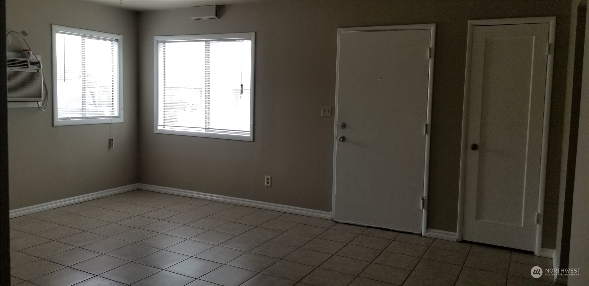 1233 Pershing Road Moses Lake, WA 98837 - Photo 4 of 10 Gallery Image 4
