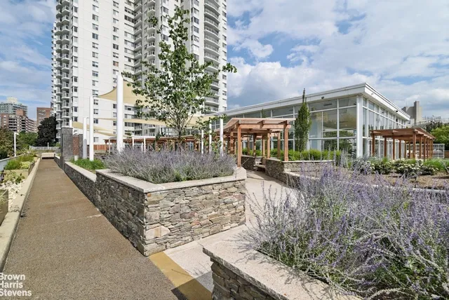 $260,000 | 3333 Henry Hudson Parkway, Unit 2L | Riverdale