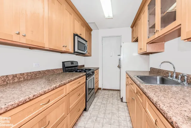 $260,000 | 3333 Henry Hudson Parkway, Unit 2L | Riverdale