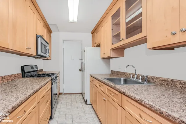 $260,000 | 3333 Henry Hudson Parkway, Unit 2L | Riverdale