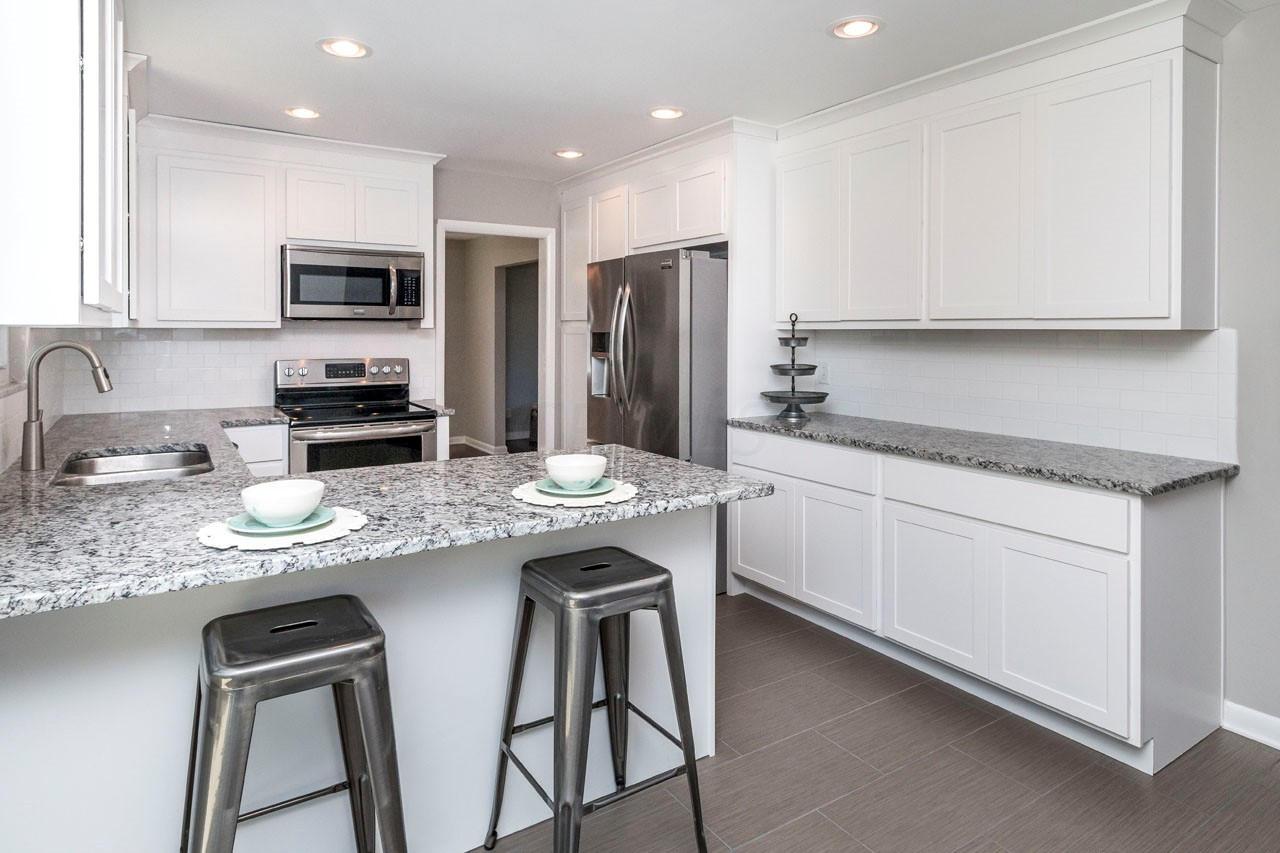 1248 Castleton Road North Columbus, OH 43220 - Photo 12 of 38 Gallery Image 12