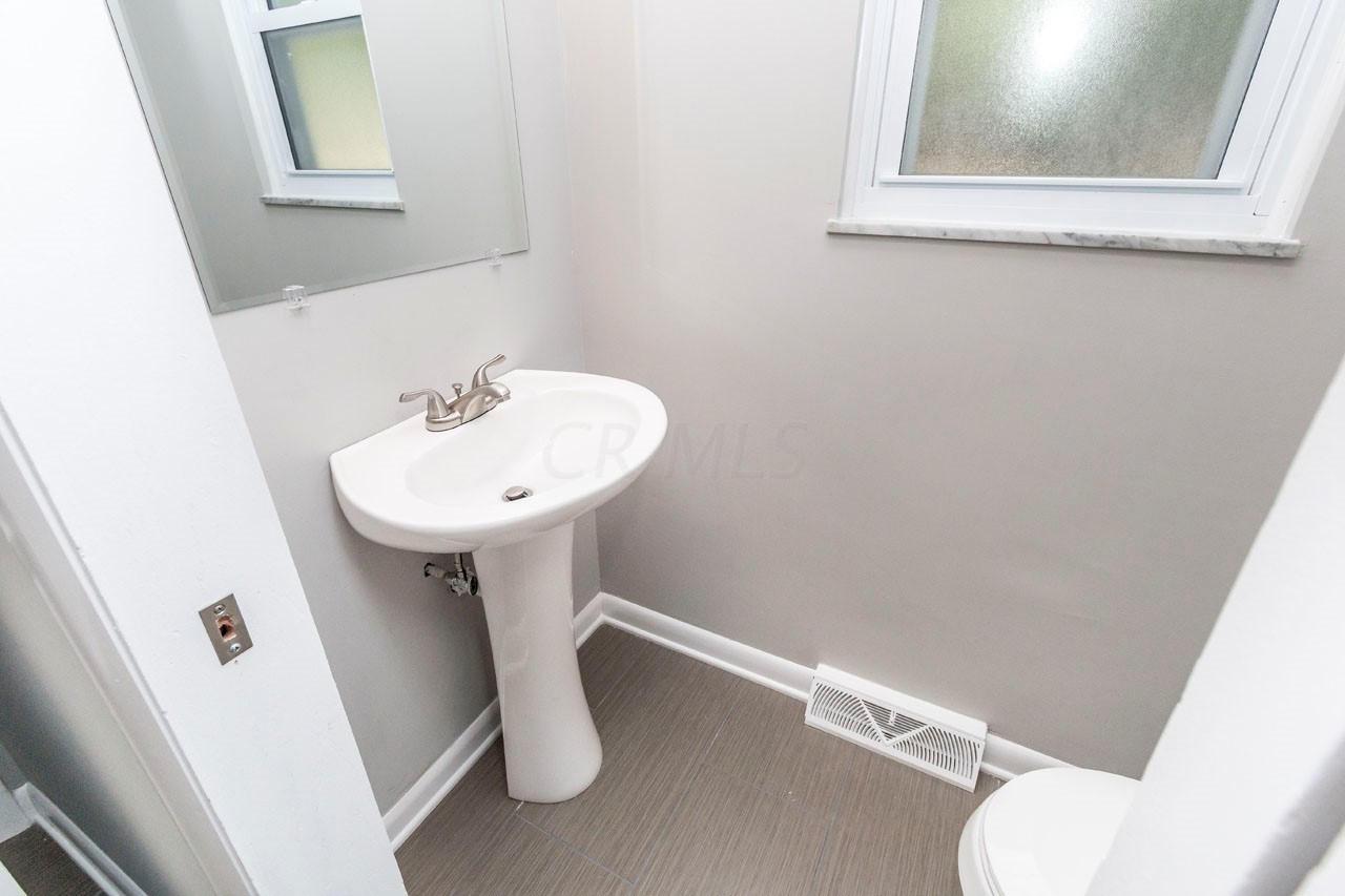 1248 Castleton Road North Columbus, OH 43220 - Photo 18 of 38 Gallery Image 18
