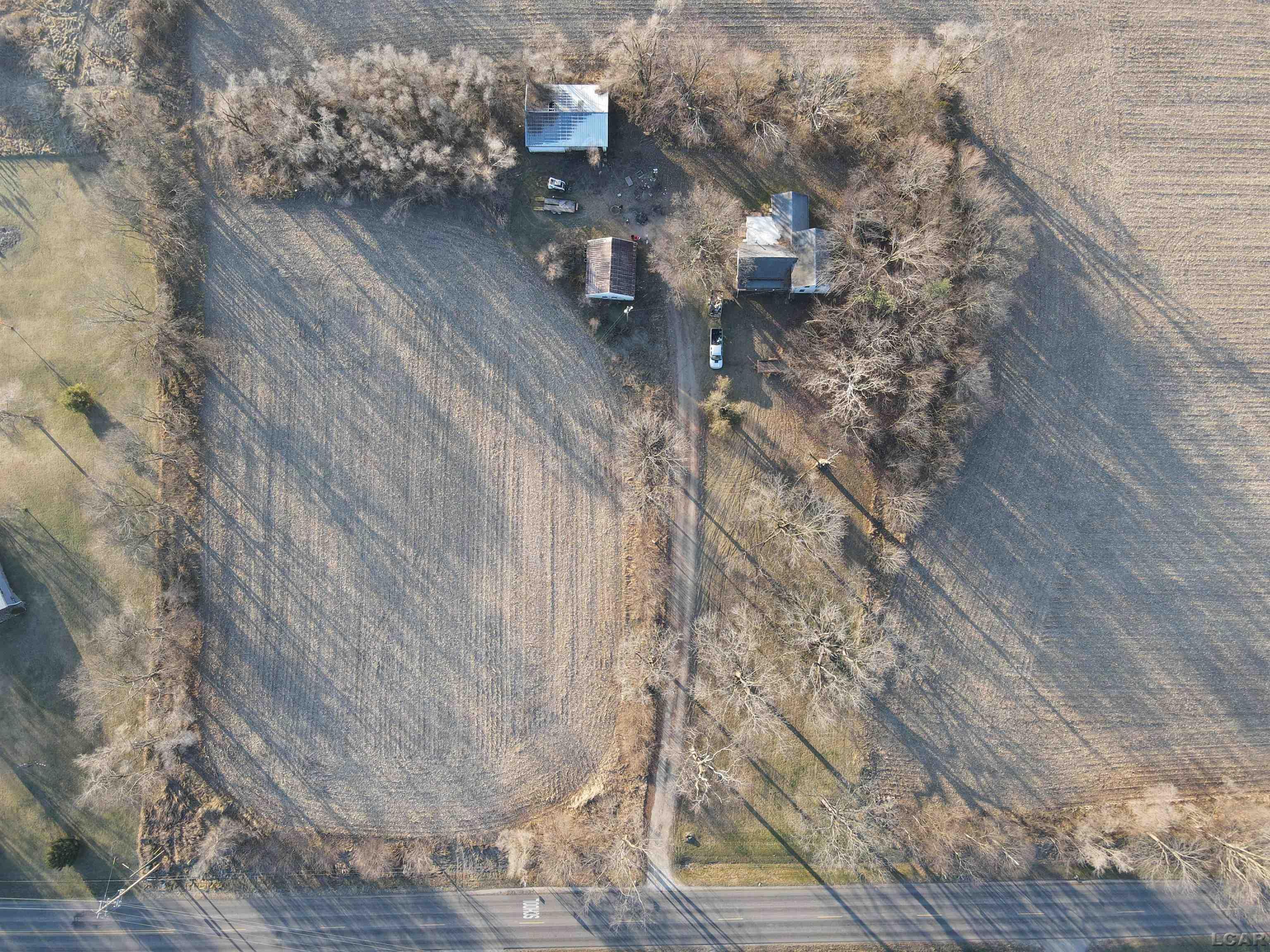 2677 Sutton Road Adrian, MI 49221 - Photo 3 of 30 50145128-9edc6254-4422-4b02-9979-ab7fedc2b821.JPG