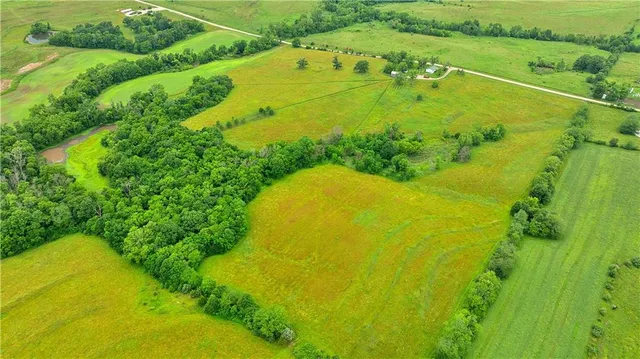 $300,000 | 510 Northwest 100th Street, Spickard, MO 64679