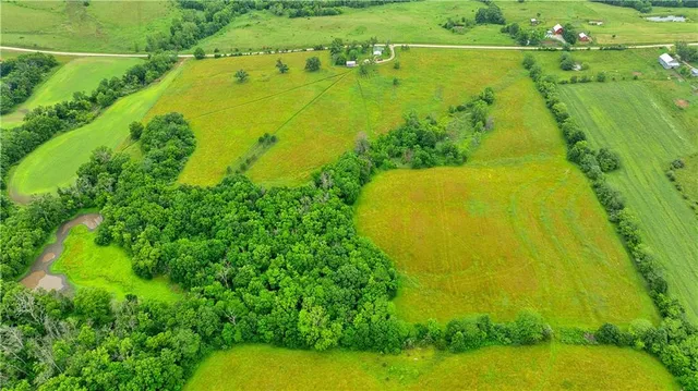 $300,000 | 510 Northwest 100th Street, Spickard, MO 64679