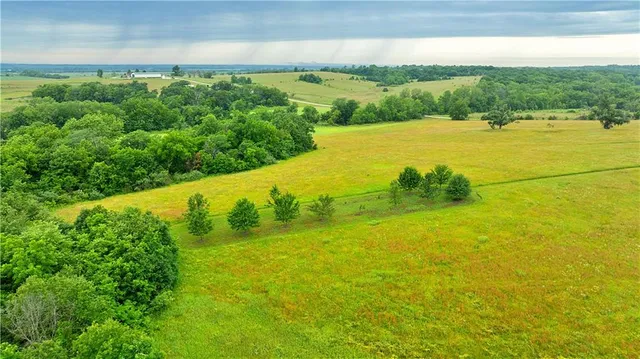 $300,000 | 510 Northwest 100th Street, Spickard, MO 64679