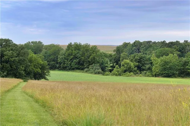 $300,000 | 510 Northwest 100th Street, Spickard, MO 64679