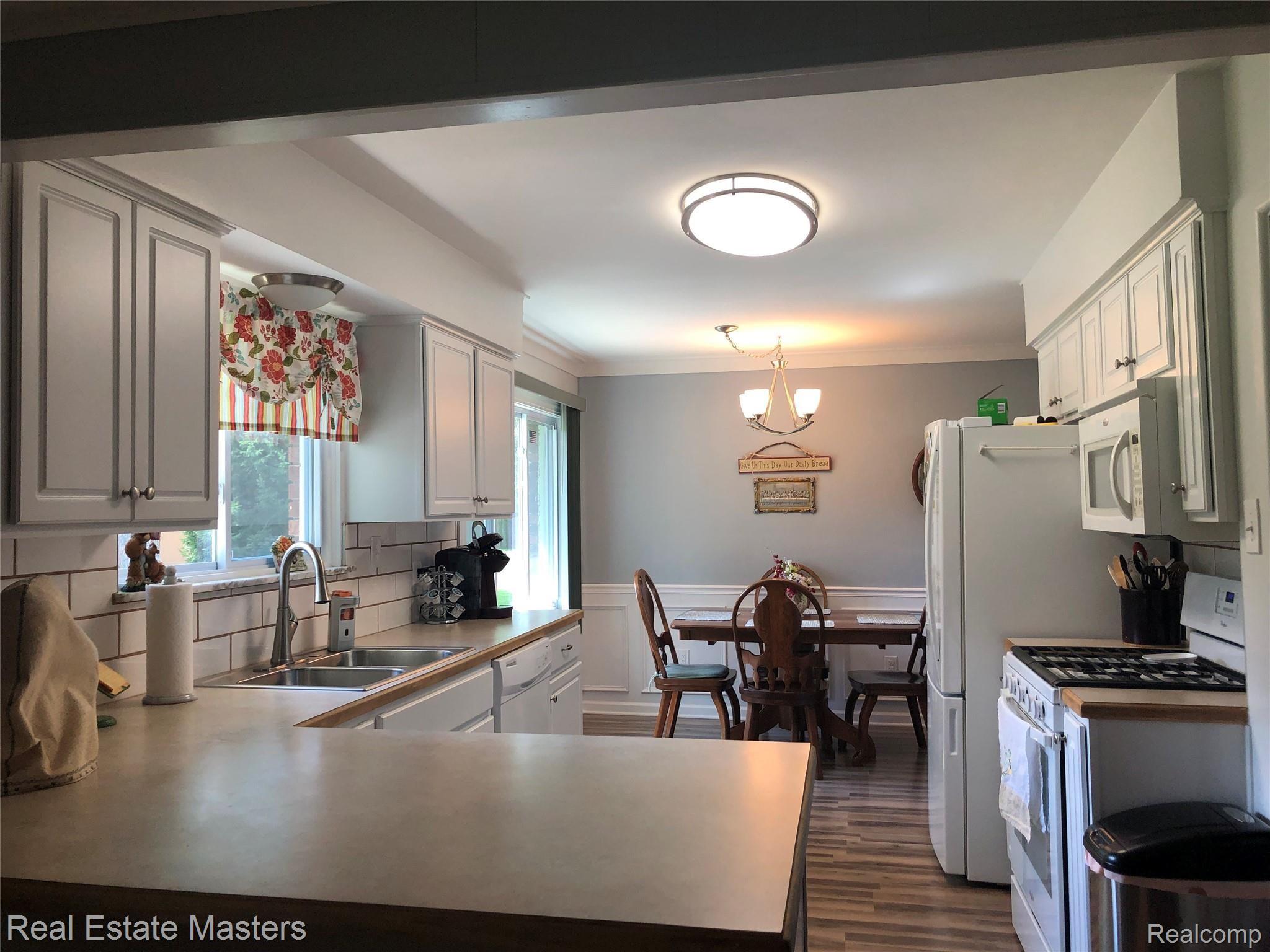 6162 East Potter Road Burton, MI 48509 - Photo 12 of 22 IMG_2740.JPG