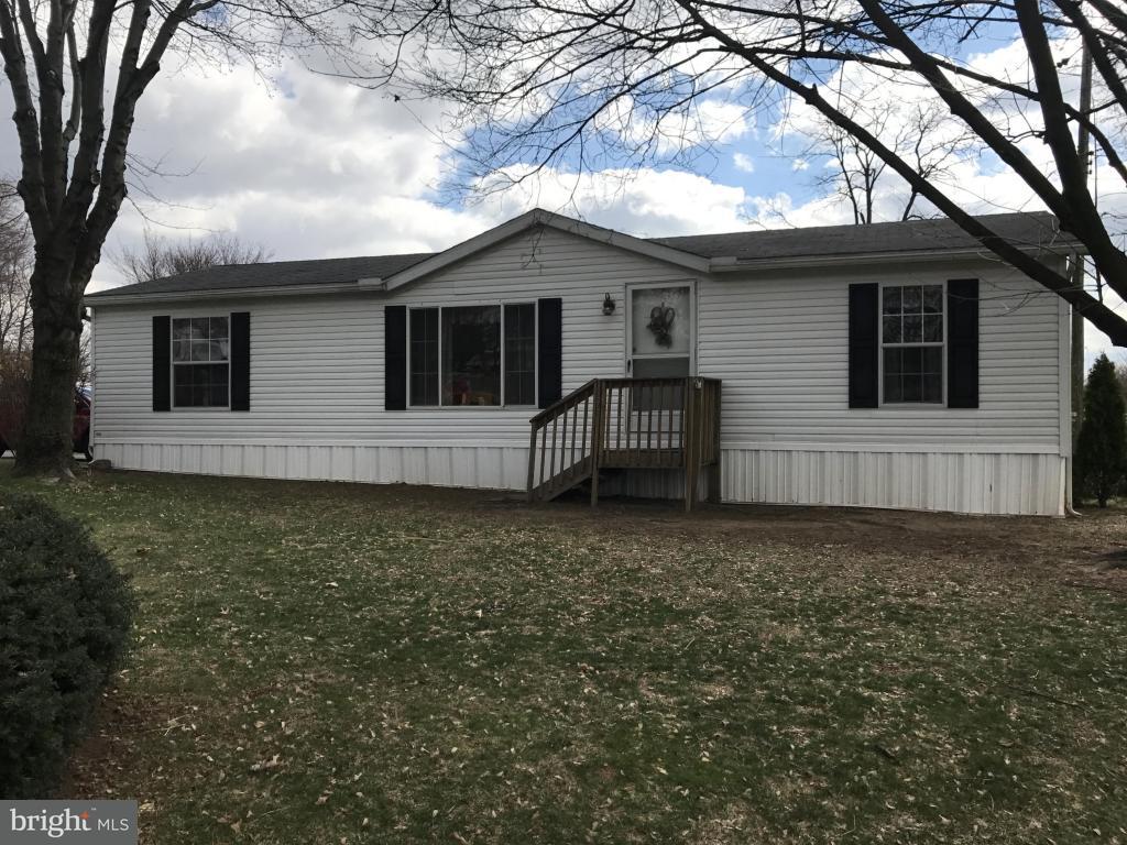112 Meadow Lane Lititz, PA 17543 - Photo 1 of 29