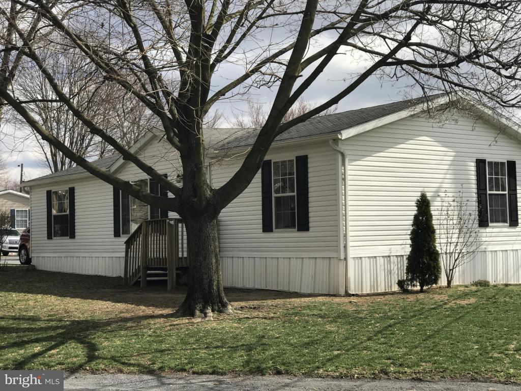 112 Meadow Lane Lititz, PA 17543 - Photo 3 of 29