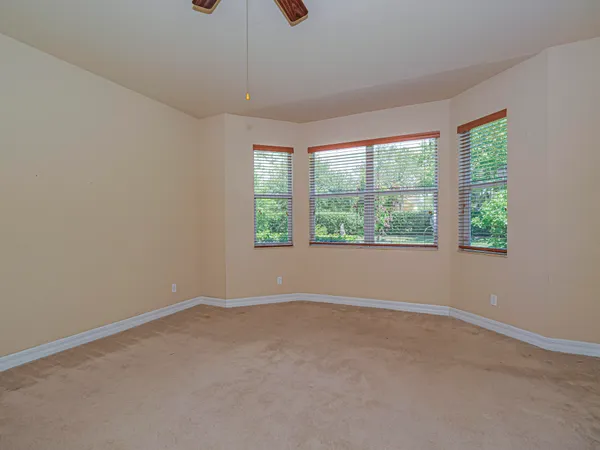 $2,900 | 5561 57th Way, Vero Beach, FL 32967