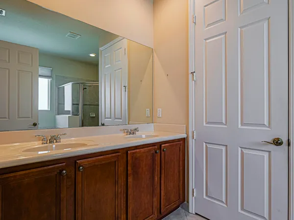 $2,900 | 5561 57th Way, Vero Beach, FL 32967