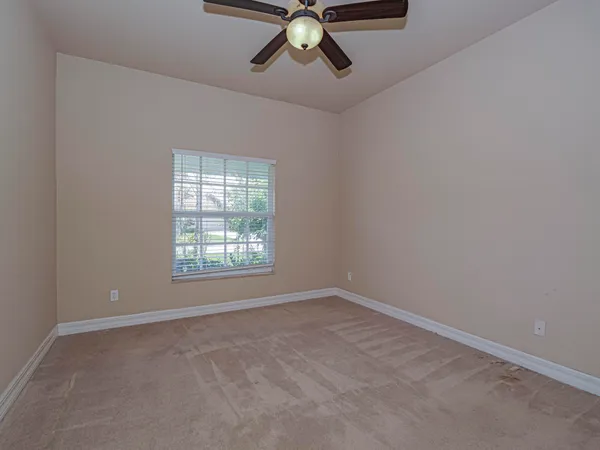 $2,900 | 5561 57th Way, Vero Beach, FL 32967