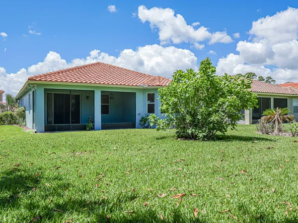 $2,900 | 5561 57th Way, Vero Beach, FL 32967